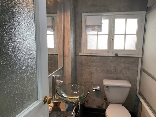 Imagen 13 de 18 de Gran Casa Remodelada Apta Para Empresa , Venta