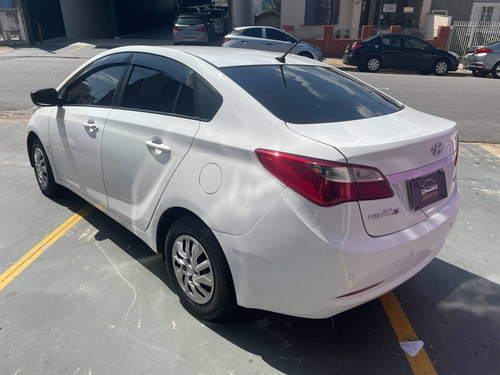 Imagem 3 de 8 de Hyundai Hb20s 1.6 Comfort Plus 16v Flex 4p Manual