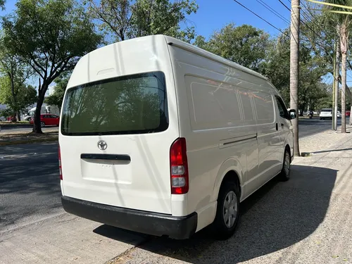 Toyota Hiace Panel Super Larga