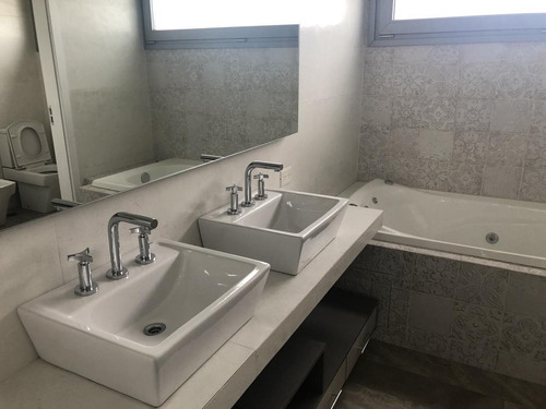 Imagen 17 de 30 de Casa Minimalista A Estrenar - Weston - Moreno - Venta - Permuta - Financia - Piscina