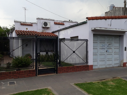 Casa De Corte Antiguo A Reciclar O Demoler-adrogue