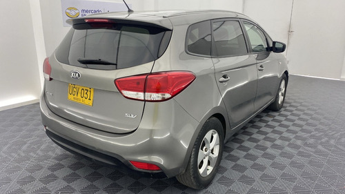 Imagen 8 de 25 de Kia Carens Suv Ex 2.0