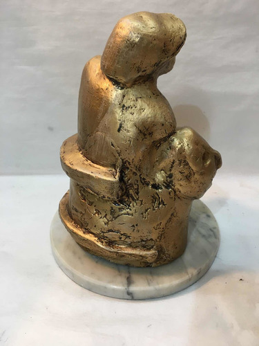 Escultura De Cerámica Con Base De Marmol (Usado)