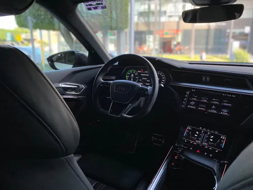Audi Q8 Sportback E-Tron 0.0 55 E-Tron S-Line Quattro