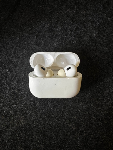 Apple AirPods Pro 2ª Geração Magsafe Lightning (Usado)