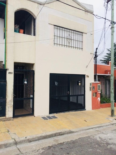 Casa Ph Al Frente De 3 Ambientes En Venta - Moron Norte