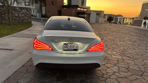 Mercedes-Benz Clase CLA 1.6 180 Cgi Mt