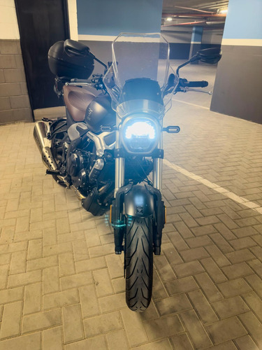 Voge 500 Ac 2023 Con Accesorios, Detalle Por Caida Parada