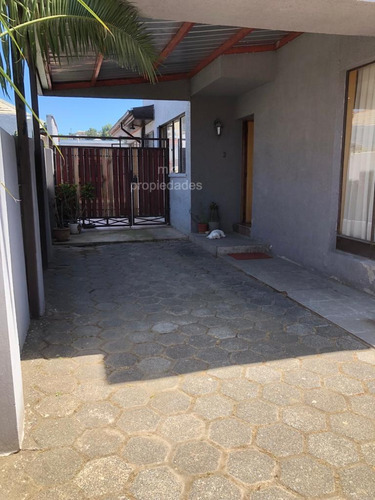Venta Cómoda Casa De 4d A 2 Cuadras De Avda. Los Carreras