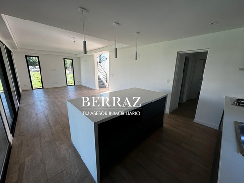 Casa Venta 4 Dormitorios Barrio Santo Tomás Lote De 450 M2 Pilar