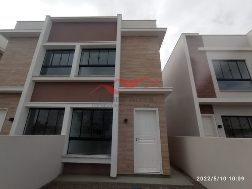 Imagem 2 de 15 de Sobrado Duplex Bem Localizado Em Tijucas - 56