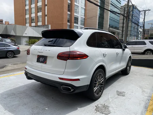 Porsche Cayenne Platinum Edition