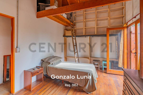Venta De Casa En El Bosque Peralta Ramos En La Ciudad De Mar Del Plata.