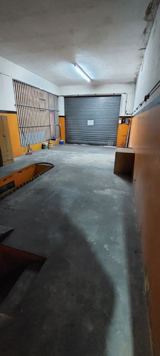Imagen 10 de 11 de Venta. Local Comercial En Esquina. Zona La Tablada. Consulte.