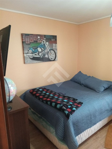 Casa En Venta De 4 Dorm. En Maipú