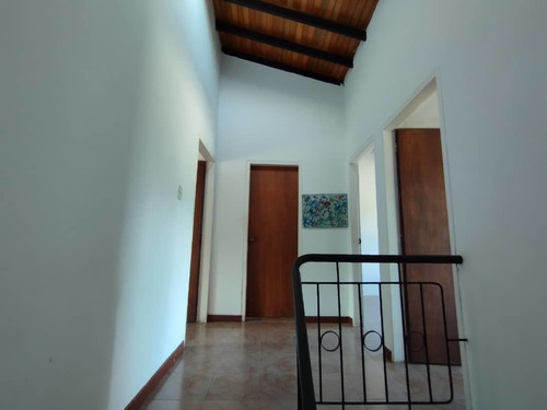 Imagen 2 de 9 de As Linda Casa En Venta En Santa Teresa Urb. Villa Ventura As