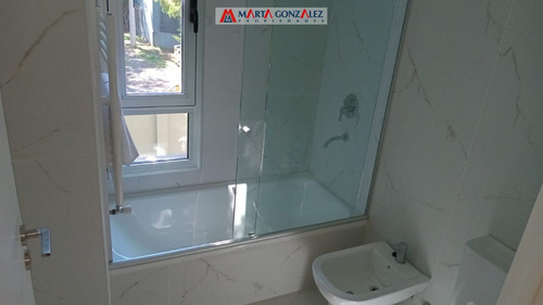 Condominio Acorus Leloir