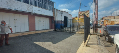 Imagen 1 de 11 de Local Comercial Av Michelena Calle Repuestos 0424.496.01.02