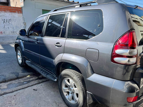 Imagen 4 de 12 de Toyota Land Cruiser 2005 Prado 3.0 4x4 Manual 7 Plazas