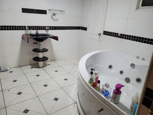 Descubre Esta Comoda Y Amplia Propiedad En Comuna Macul
