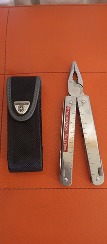 Multiherramienta Victorinox Swiss Tool 