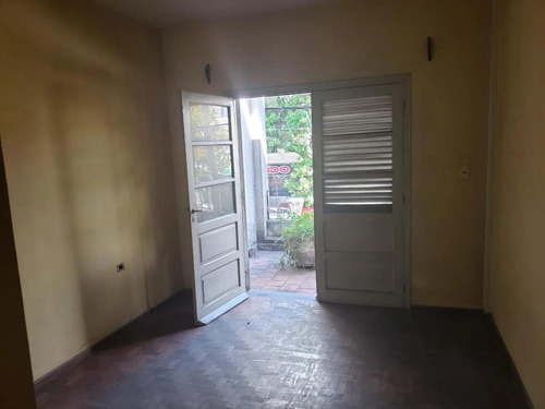 Imagen 15 de 19 de Casa Venta 3 Dormitorios - Azcuenaga - Refaccionar.