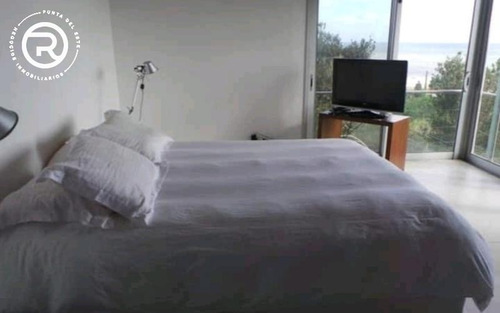 Lujosa Y Moderna Casa Con Una Increíble Vista Al Mar En El Chorro - Ref 5297
