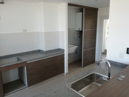 Imagen 13 de 15 de Vendo Excelente Departamento 2 Dormitorios. Con Quincho Y Piscina. Cochera