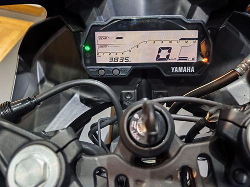 Yamaha Yzf-r15 Seminova