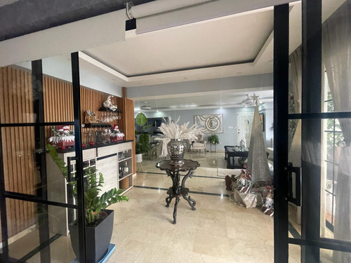 Apto En El Vergel 250 M2 3hab 2parqueos