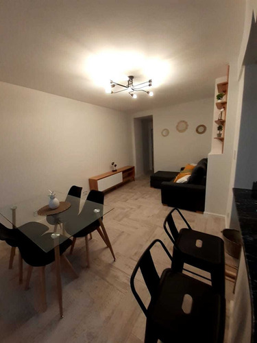 Imagen 11 de 12 de Departamento 2 Ambientes Muy Luminoso Reciclado A Nuevo.