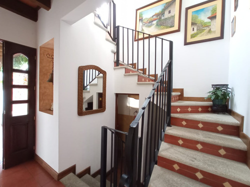 Imagen 23 de 30 de Vendo Belleza De Casa Estilo Colonial, En Excelentes Condiciones Y Con Acabados Muy Especiales, Sector Exclusivo De Alta Plusvalia