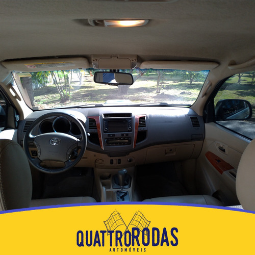 Toyota Sw4 - 2010/2011 3.0 Srv 4x4 7 Lugares 16v Tdi Aut.