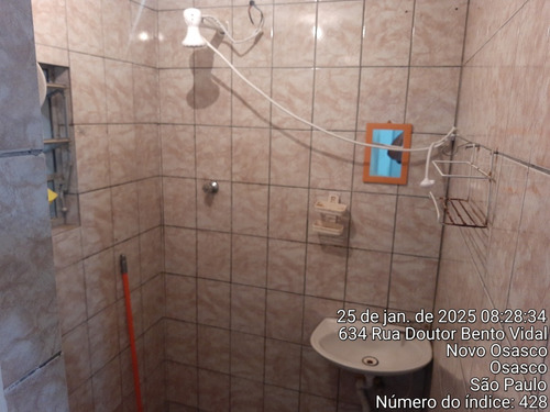 Casa 02 Cômodos , Sendo Uma Suíte , Cozinha E Área Se Servço
