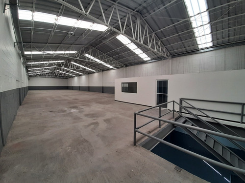 Imagen 7 de 11 de Bodega Con Oficinas Dentro De Parque A 200 Metros Del Metro