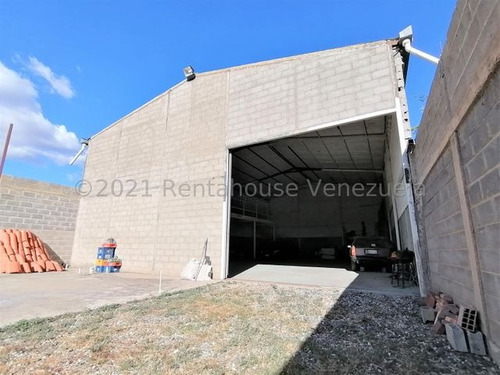 Venta Excelente Galpon Comercial Con Facil Acceso En Cabudare Cod 2 - 2 - 7008 Mehilyn Perez