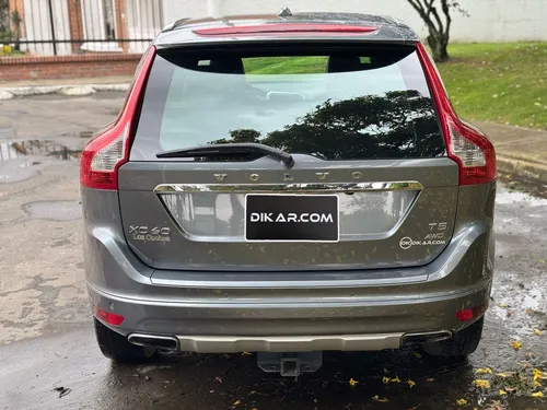 Volvo XC60 2.5 T5 Awd Momentum