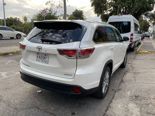 Imagen 5 de 15 de Toyota Highlander 2015