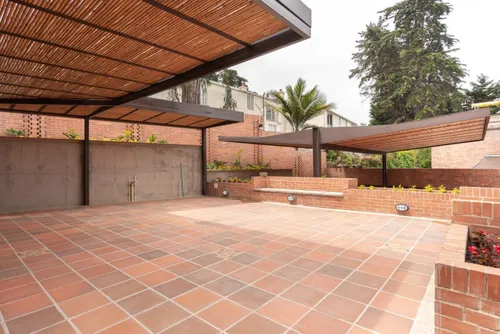 Casa En Venta En Niza Norte. Cod V3805