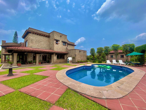 Casa En Venta En Valle De Atongo, Santo Domingo Tepoztlán