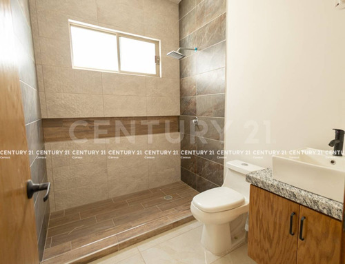 Casa En Venta En Residencial Valdivia Chihuahua Chih.