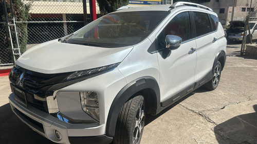 Mitsubishi Xpander Cross 2022   7 Pasajeros !! Financiable !