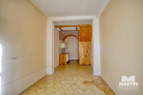 Casa Ph 3 Dptos De 2 Ambientes Cada Uno, Excelente Ubicacion 4 Cuadras De Av.