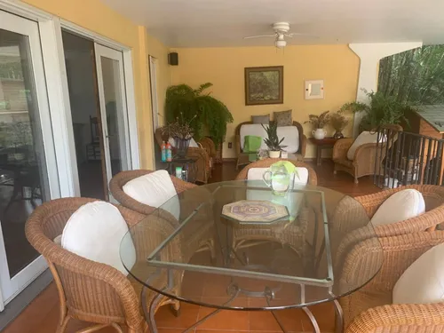 Casa Sola En Tlaltenango, Cuernavaca, Morelos.