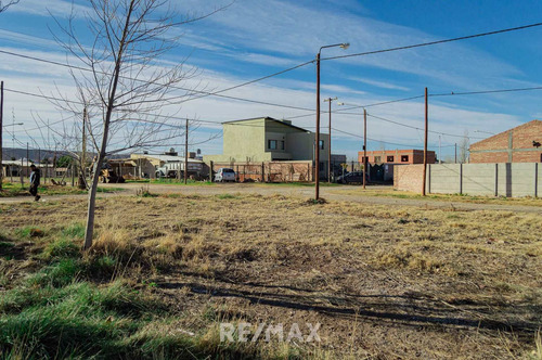 Imagen 5 de 12 de Venta - Lote Barrio Venezzia - Plottier