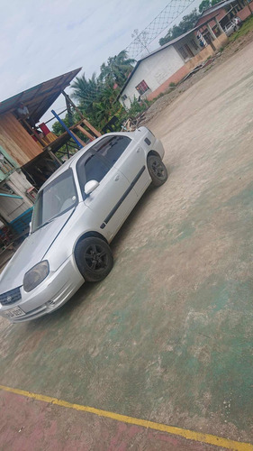 Hyundai Accent Verna Automovil