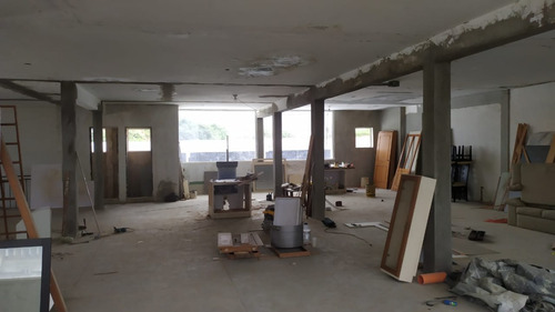 Se Alquila Completamente A Estrenar Galpón Comercial Antes De Llegar Al Parque Santos Michelena Av Bolivar De Maracay
