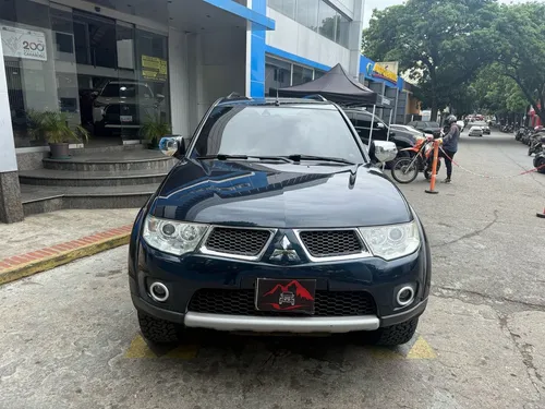 Mitsubishi Montero 2014