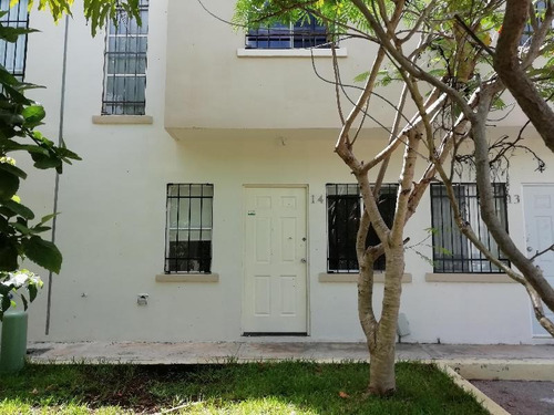 Imagen 1 de 20 de Casa En Venta En Playa Del Carmen.