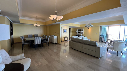 Apartamento En Venta En El Malecon